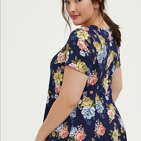 Torrid Navy Floral flare shirt - Picture 2 of 6